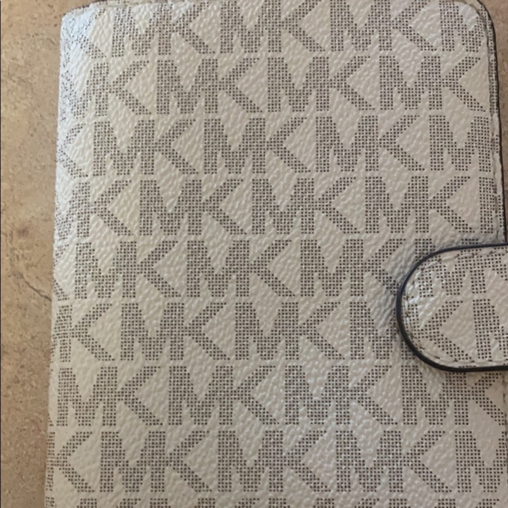 Michael kors card holder